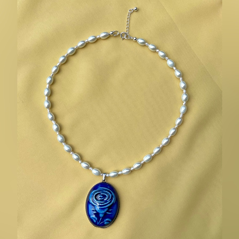 Handmade Pearl Pendant Necklace